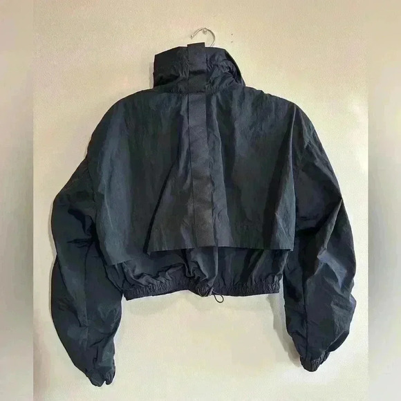 Athleta x Allyson Felix Women's Legend Lux half-Zip Crop Jacket Black Size XS - Picture 3 of 13